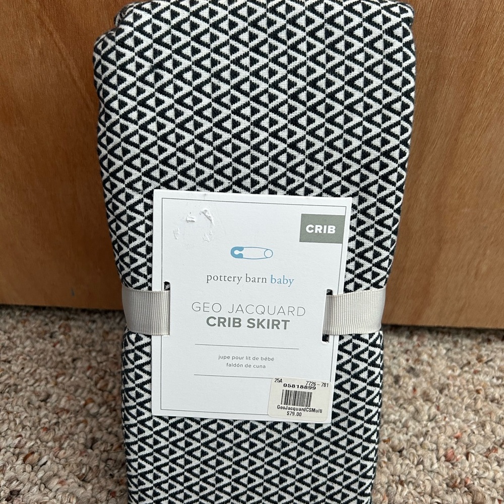 Pottery Barn Baby Geo Jacquard Crib Squirt